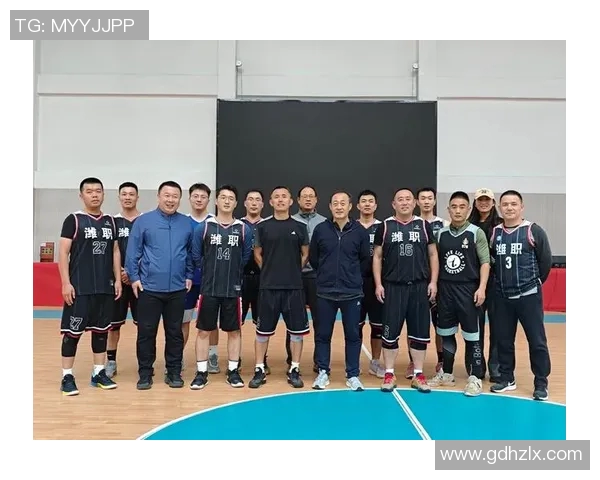 成都篮球队配合战术深度解析与其他球队的对比分析 成都篮球队配合战术深度解析与其他球队的对比分析